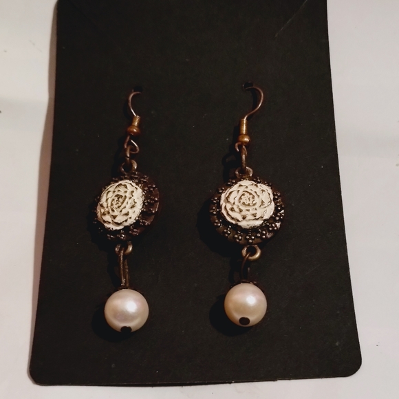 Antique style dangles - Picture 2 of 3